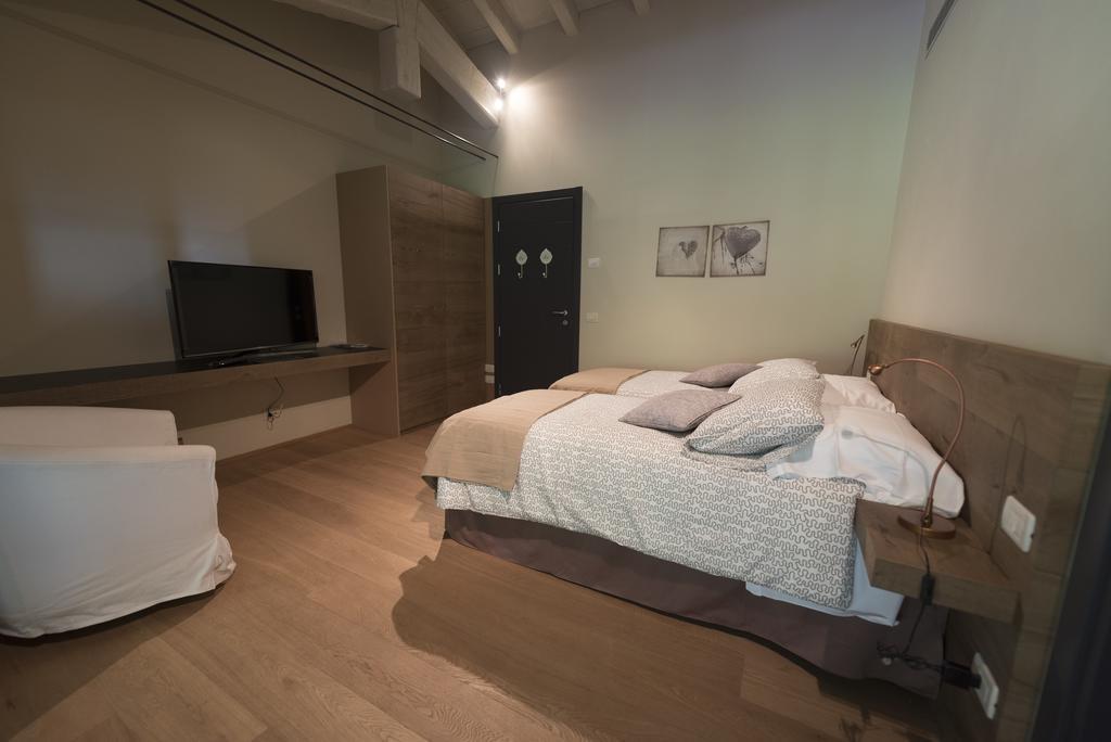 Agriturismo Locanda Del Pesco Collebeato 객실 사진