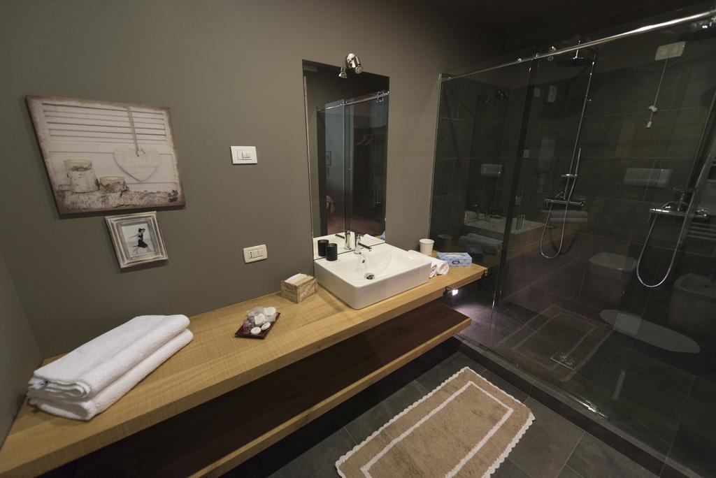 Agriturismo Locanda Del Pesco Collebeato 객실 사진